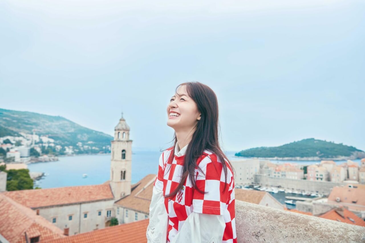 乃木坂46 金川紗耶 1st写真集「タイトル未定」